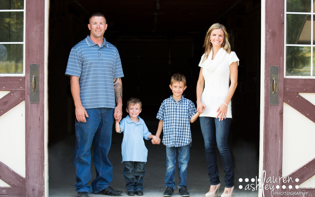 Family Photos on the Farm | Family Photographer in Center Point, IA