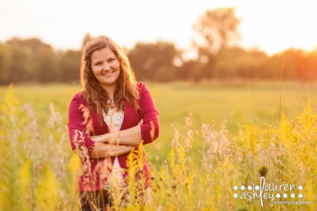 Outdoor senior girl photos in Cedar Rapids, IA